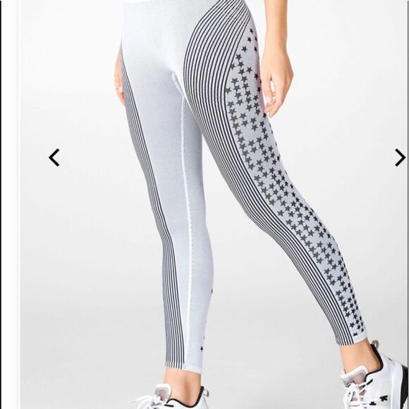 Fabletics High Waisted Seamless Star Capril - Picture 1 of 5